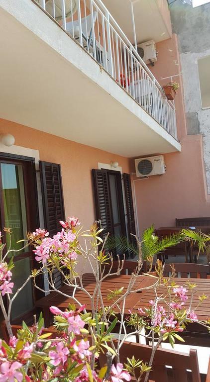 Apartments Alissa Hvar Town Extérieur photo